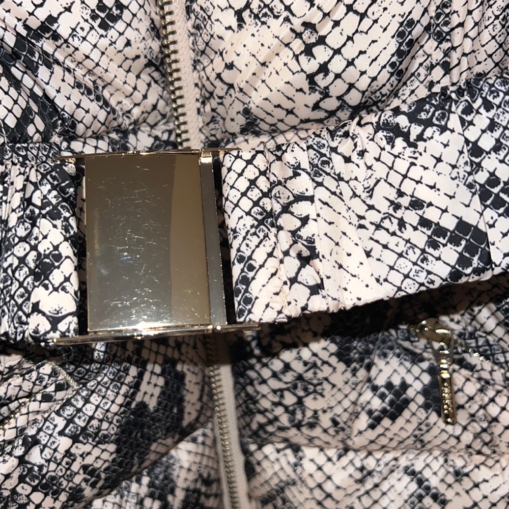 GUESS puffer jacket - Picture 15 of 15